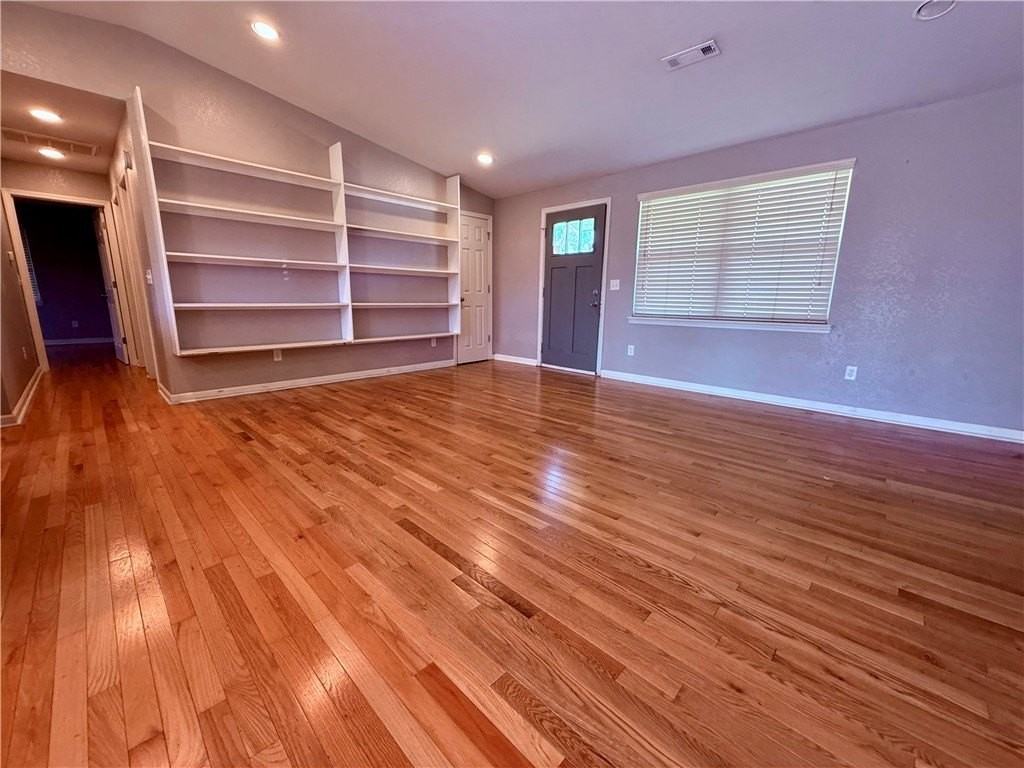 108 Se 13th St - Photo 3 of 18