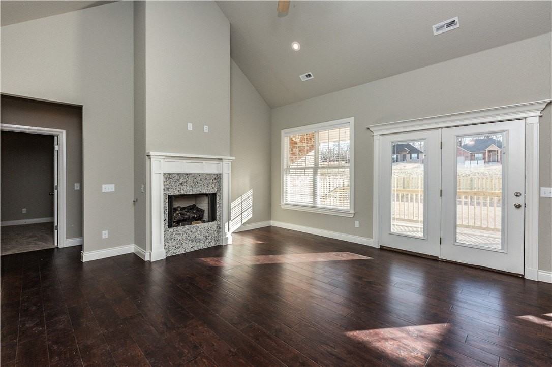 1511 Abbey Ln - Photo 2 of 16