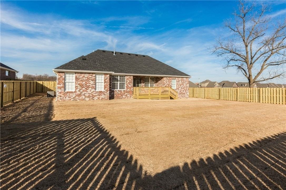 1511 Abbey Ln - Photo 4 of 16