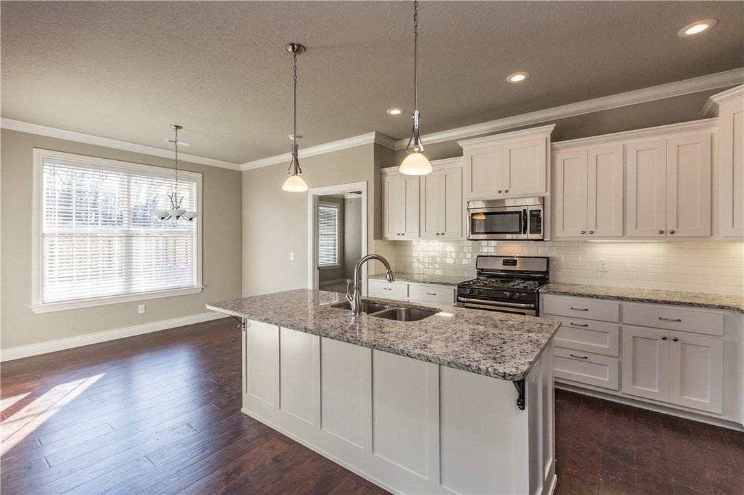 1511 Abbey Ln - Photo 6 of 16