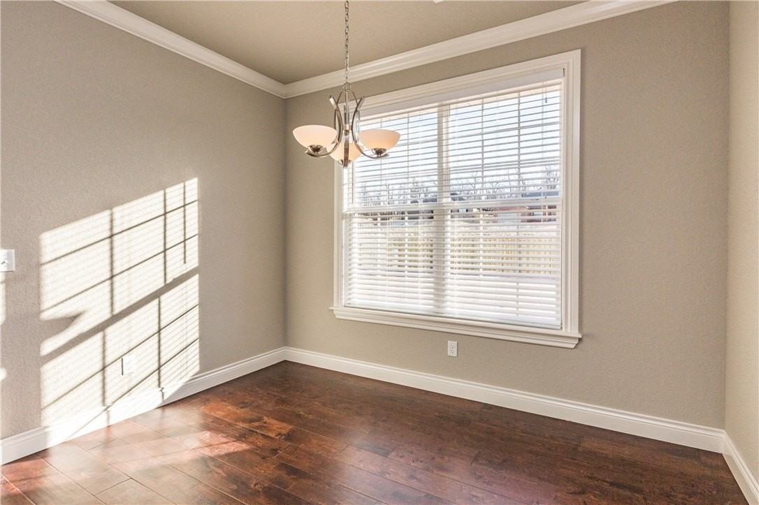 1511 Abbey Ln - Photo 7 of 16