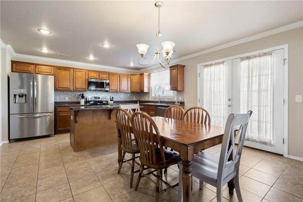 5005 W Bay Ct - Photo 4 of 27