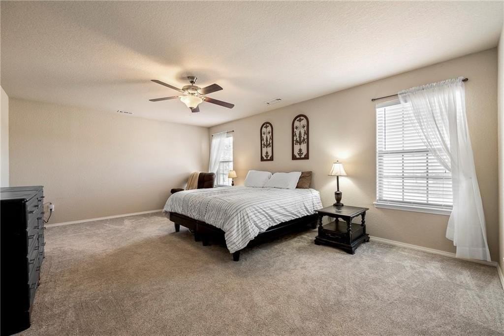 5005 W Bay Ct - Photo 5 of 27