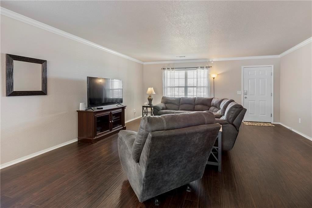5005 W Bay Ct - Photo 6 of 27