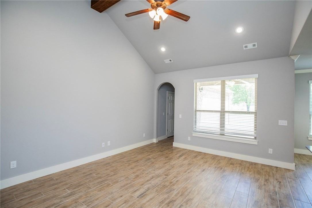 214 Alder St - Photo 7 of 20