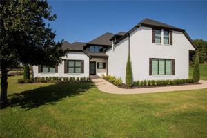 featured image of 3 S Castle Oaks Ct