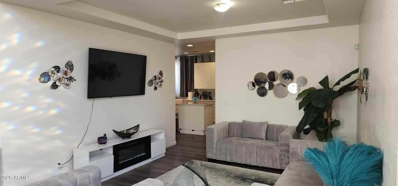 6424 N Florence Ave - Photo 4 of 41