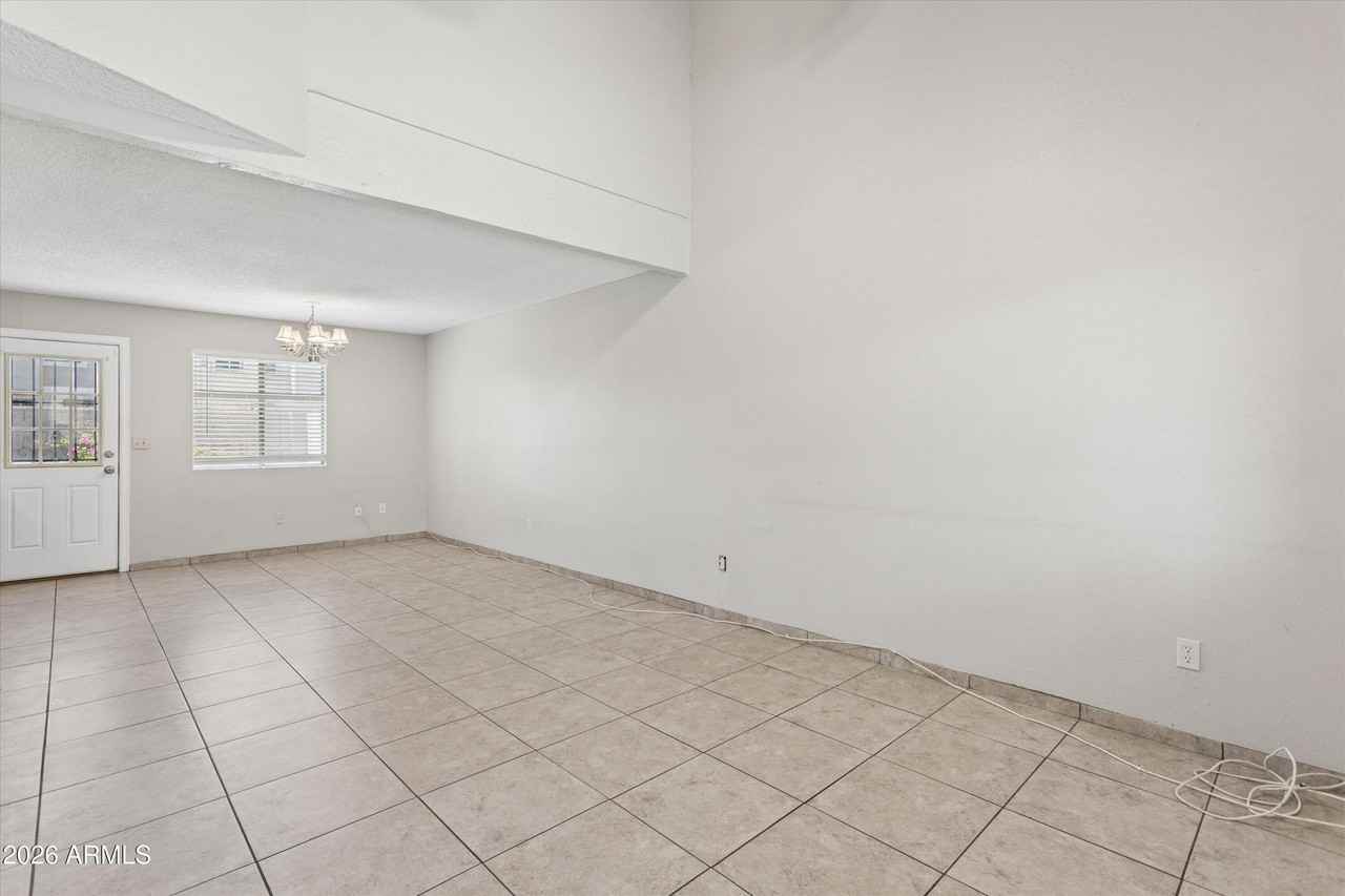 407 E Pecan Rd - Photo 6 of 23