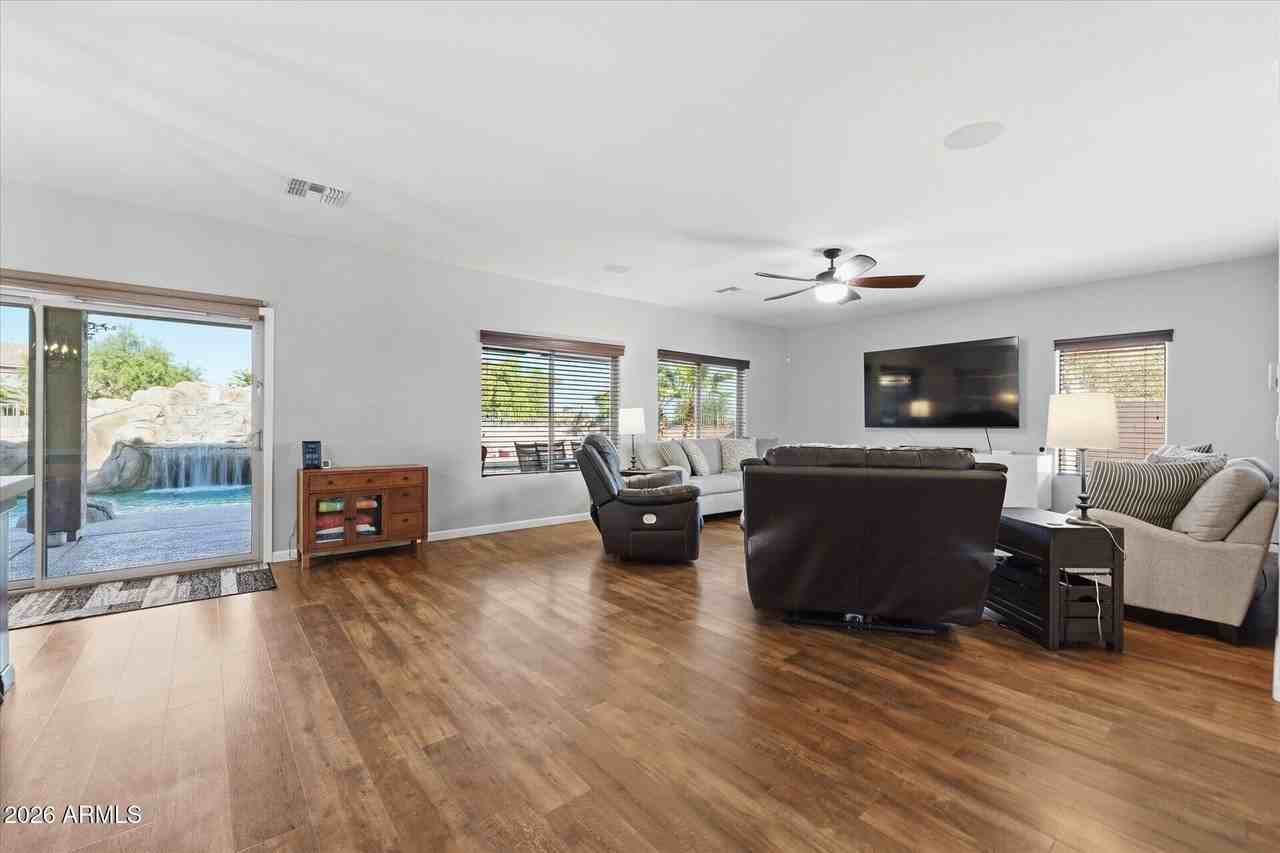 43967 W Scenic Dr - Photo 6 of 48