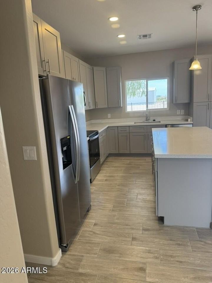 15235 S Country Club Dr - Photo 5 of 33