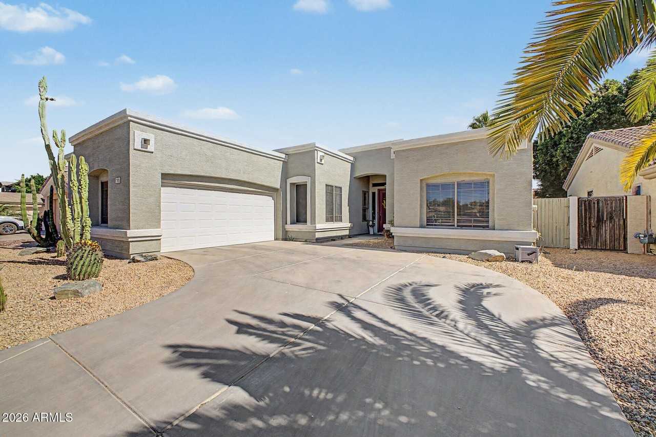 765 W Ebony Way - Photo 5 of 42