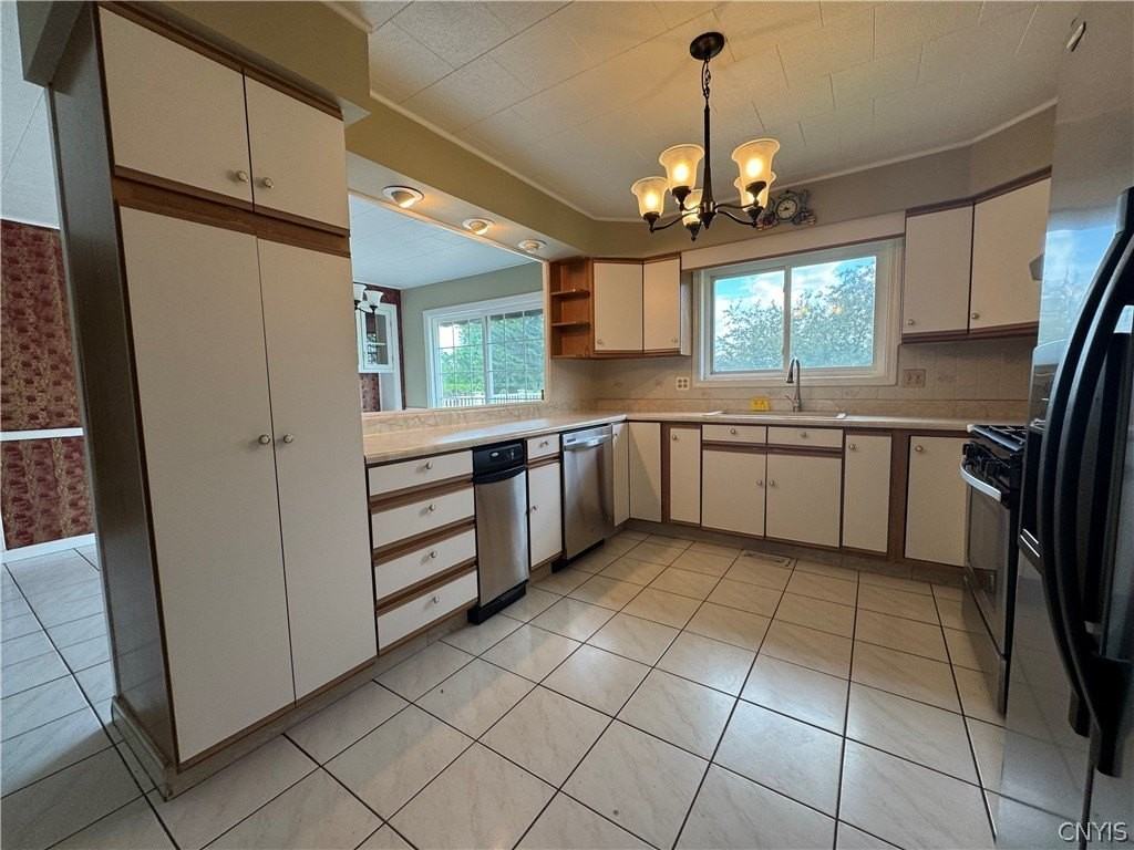 5508 Bostwick St - Photo 6 of 31