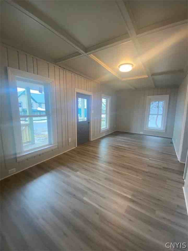 142 N Mechanic St - Photo 6 of 7