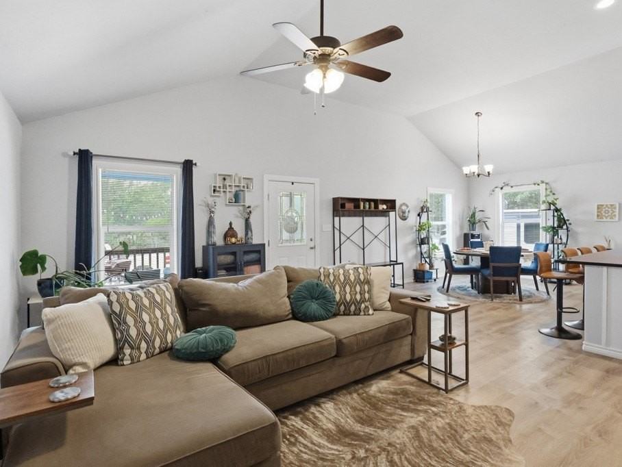 2111 Lone Star Rd - Photo 4 of 28
