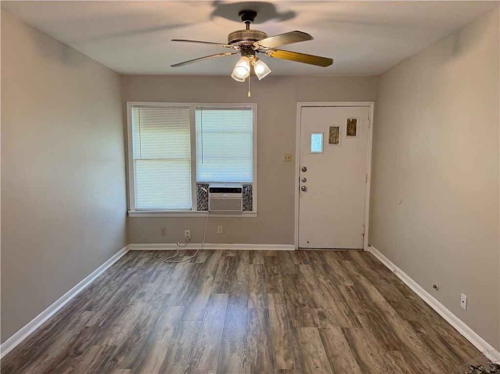 1533 Lazy Ln #B - Photo 2 of 9