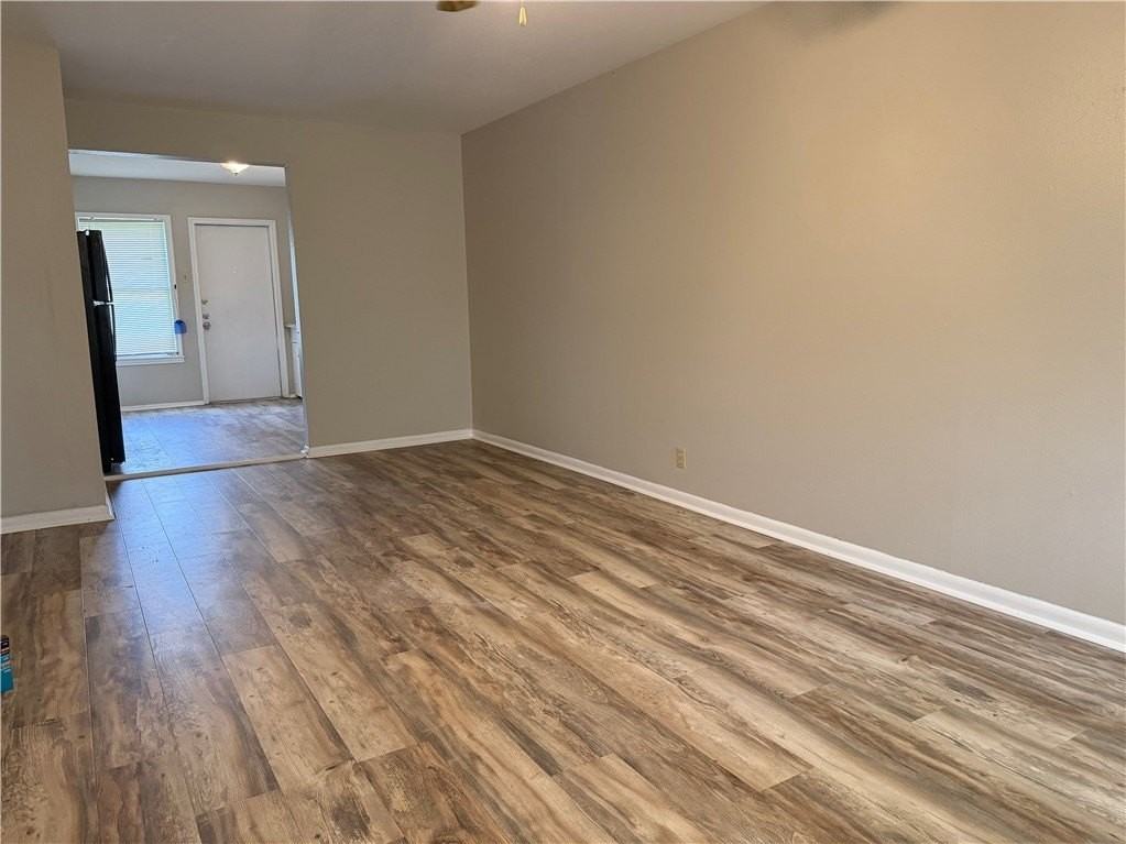 1533 Lazy Ln #B - Photo 7 of 9