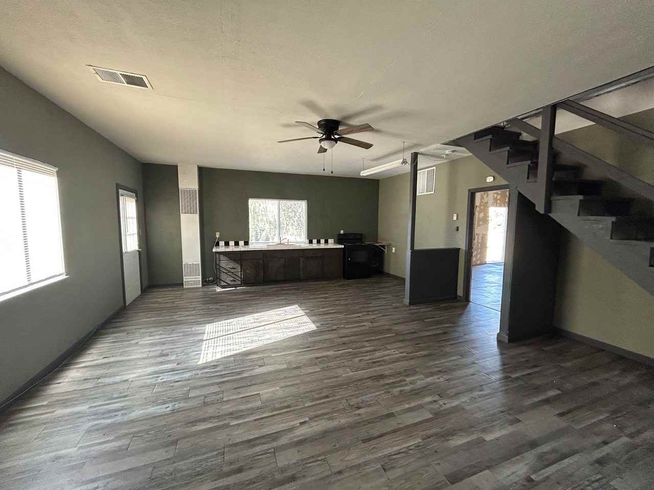31196 Meadowlark Ln - Photo 2 of 9