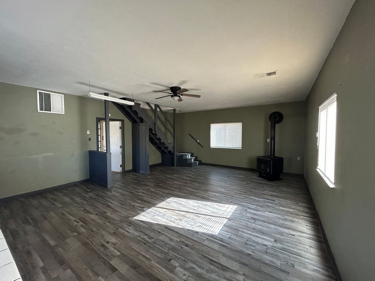31196 Meadowlark Ln - Photo 3 of 9