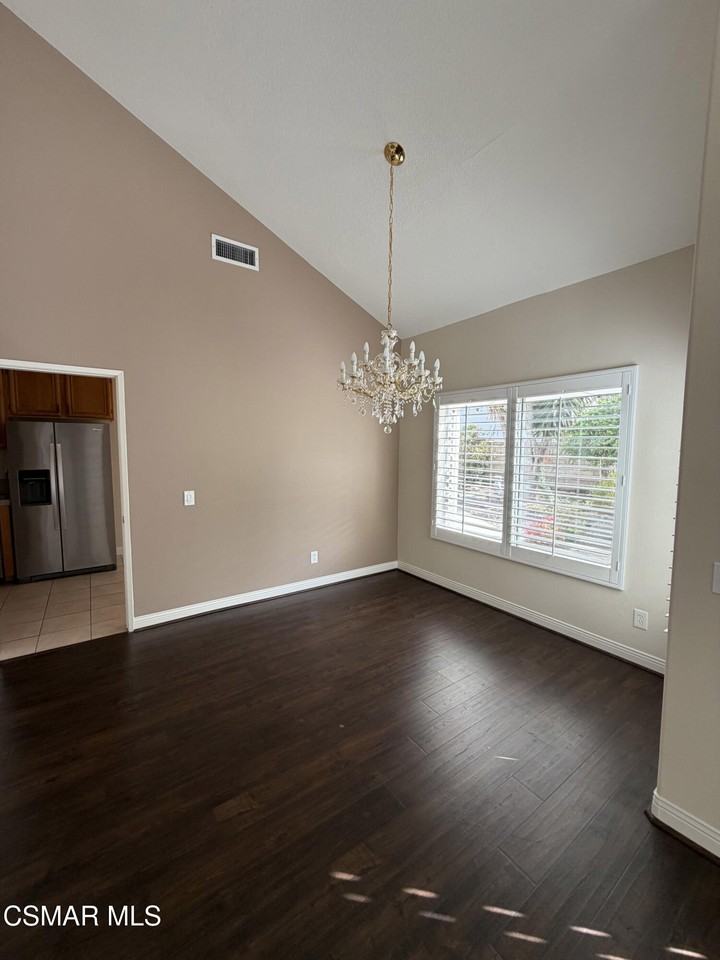 1836 Rock Spring St - Photo 5 of 32