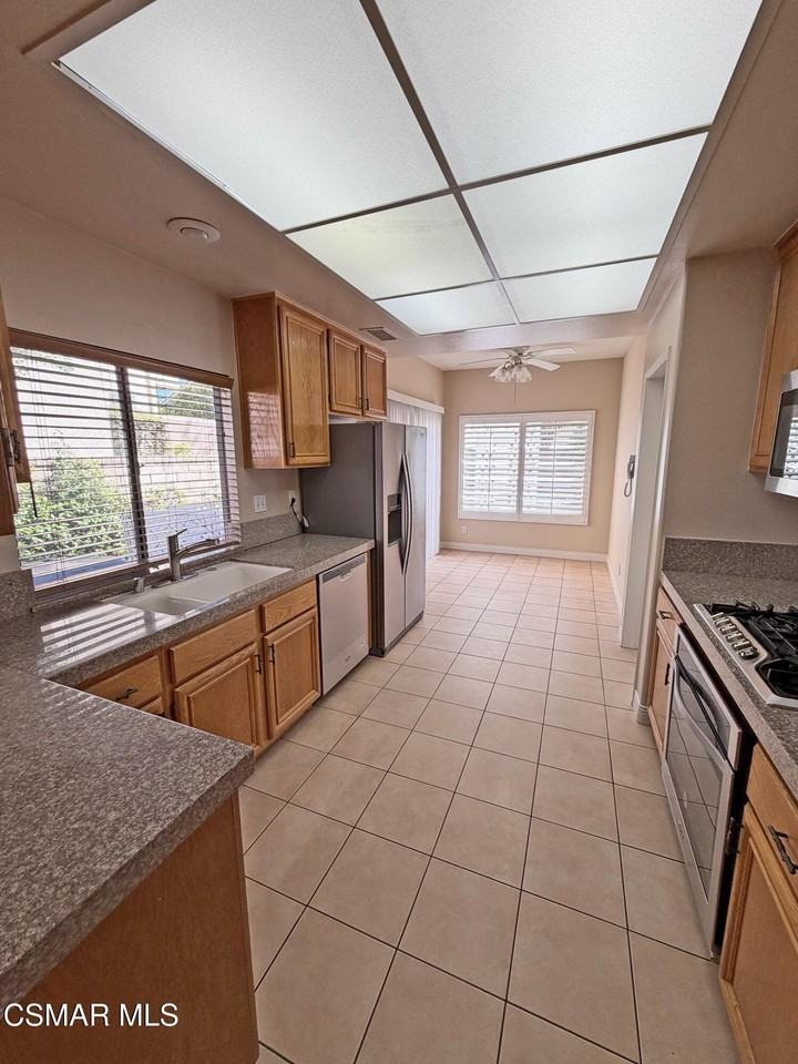 1836 Rock Spring St - Photo 7 of 32