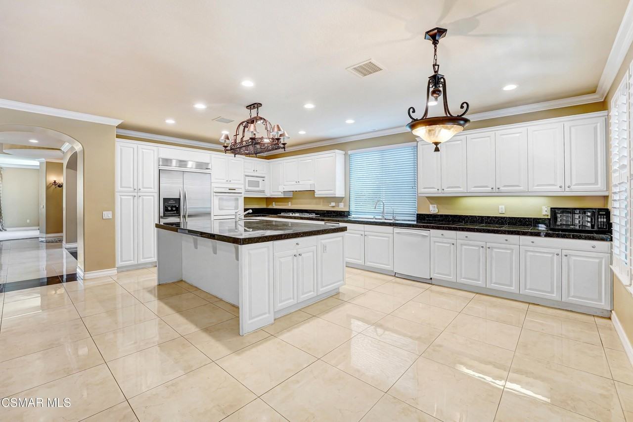 139 Sawtelle Ct - Photo 7 of 22