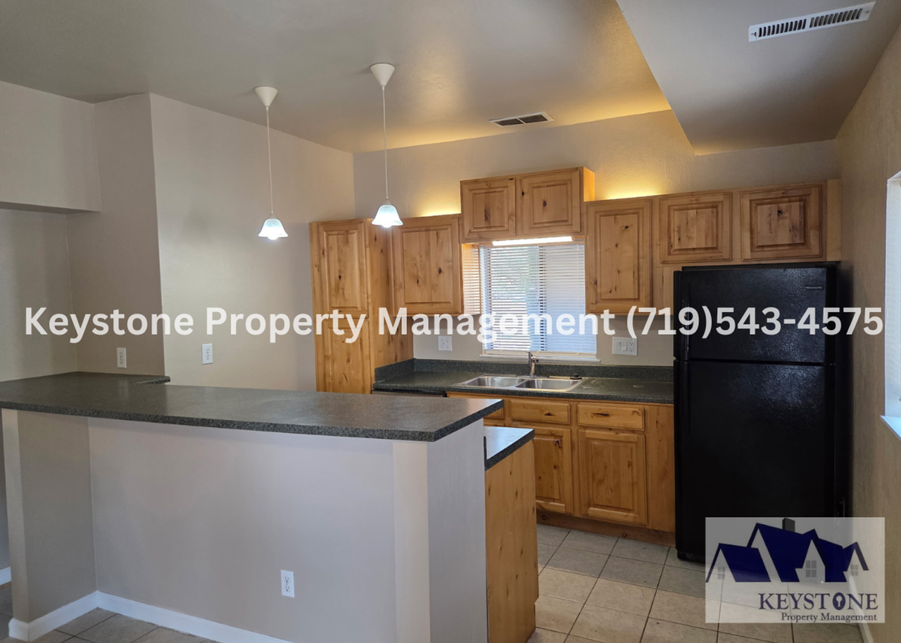 901 901 - 905 N. Greenwood Street - Photo 2 of 11