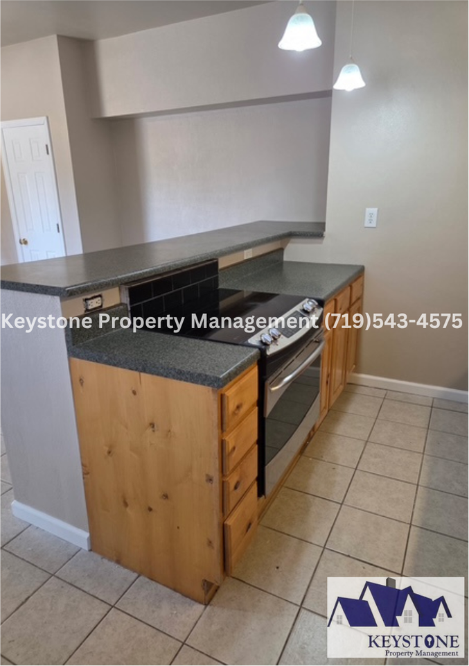 901 901 - 905 N. Greenwood Street - Photo 4 of 11