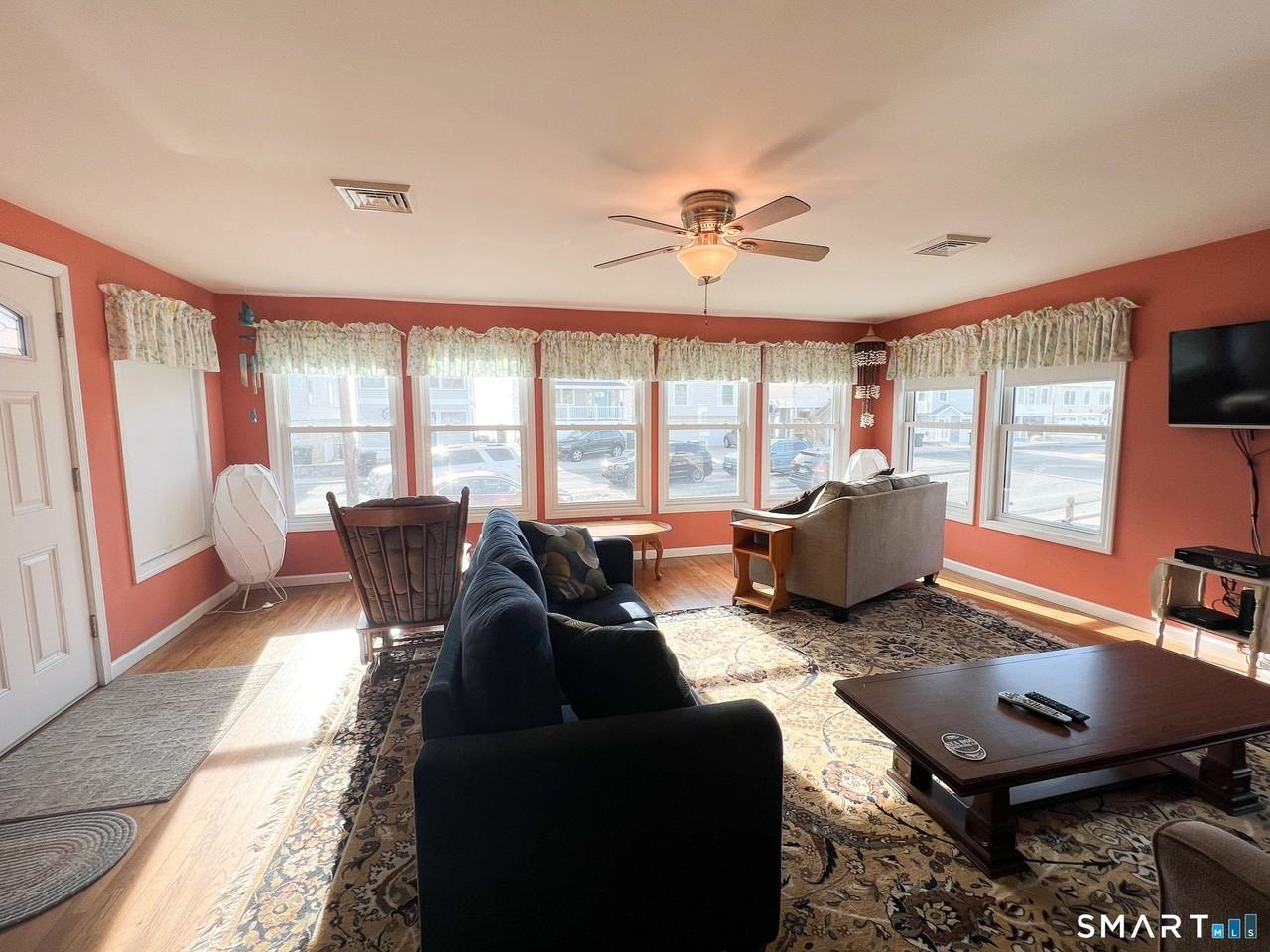754 E Broadway - Photo 2 of 16