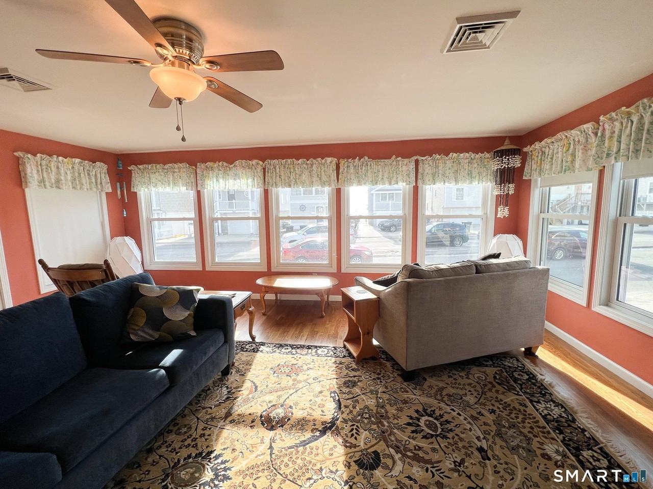 754 E Broadway - Photo 3 of 16