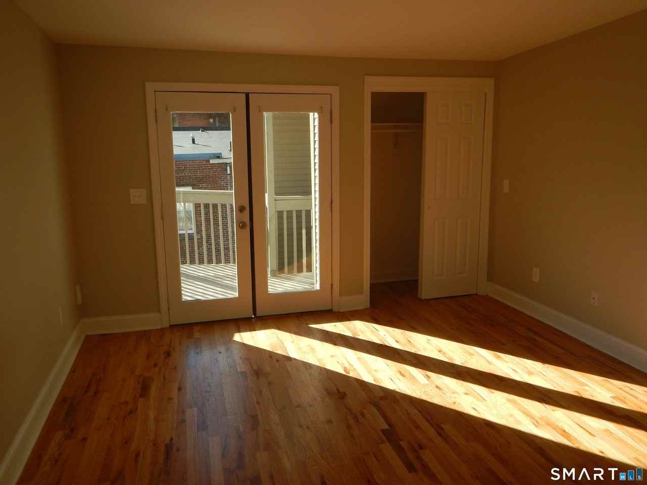 412 Howe Ave #D - Photo 6 of 7