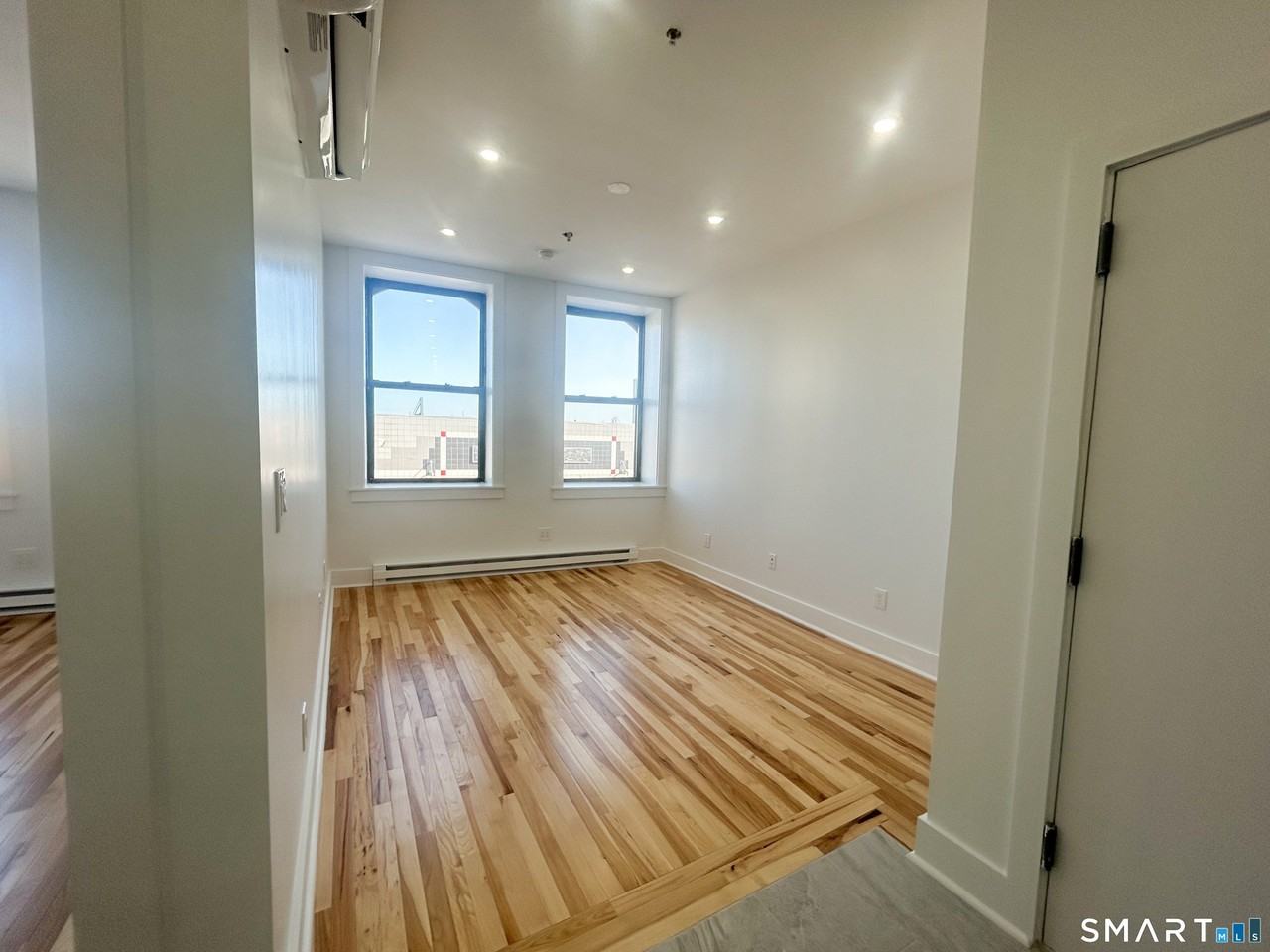 207 Bank St #202 - Photo 6 of 20