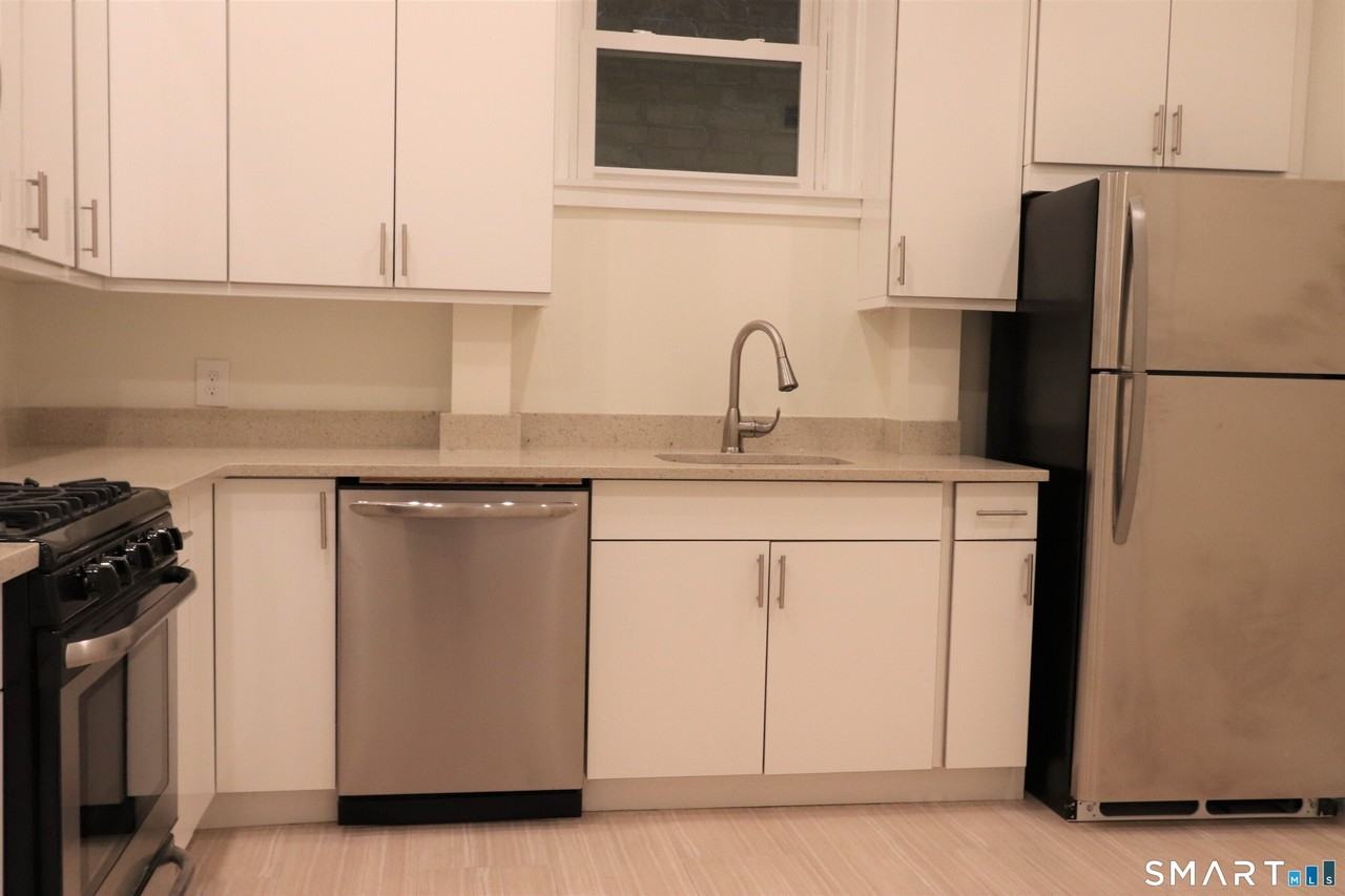 235 Wooster St #1R - Photo 3 of 8