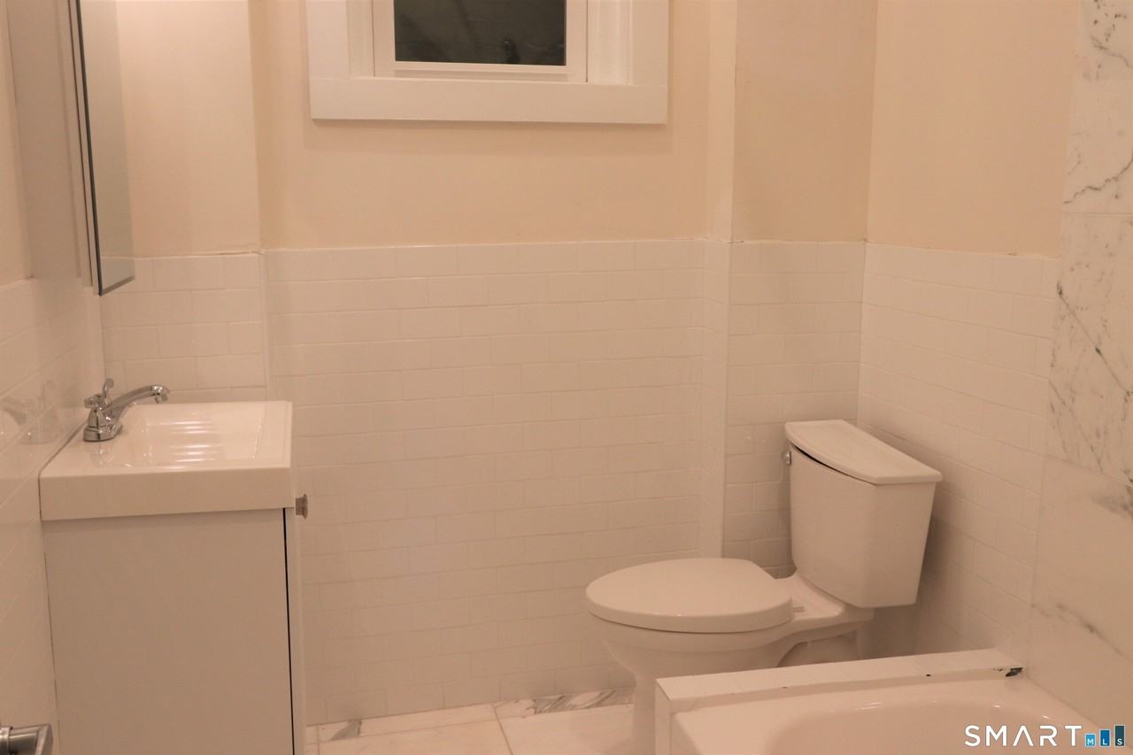 235 Wooster St #1R - Photo 7 of 8