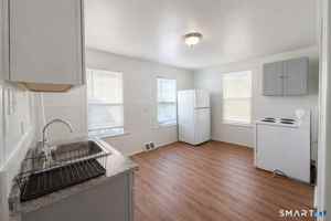 featured image of 96 Franklin St #2ndFL