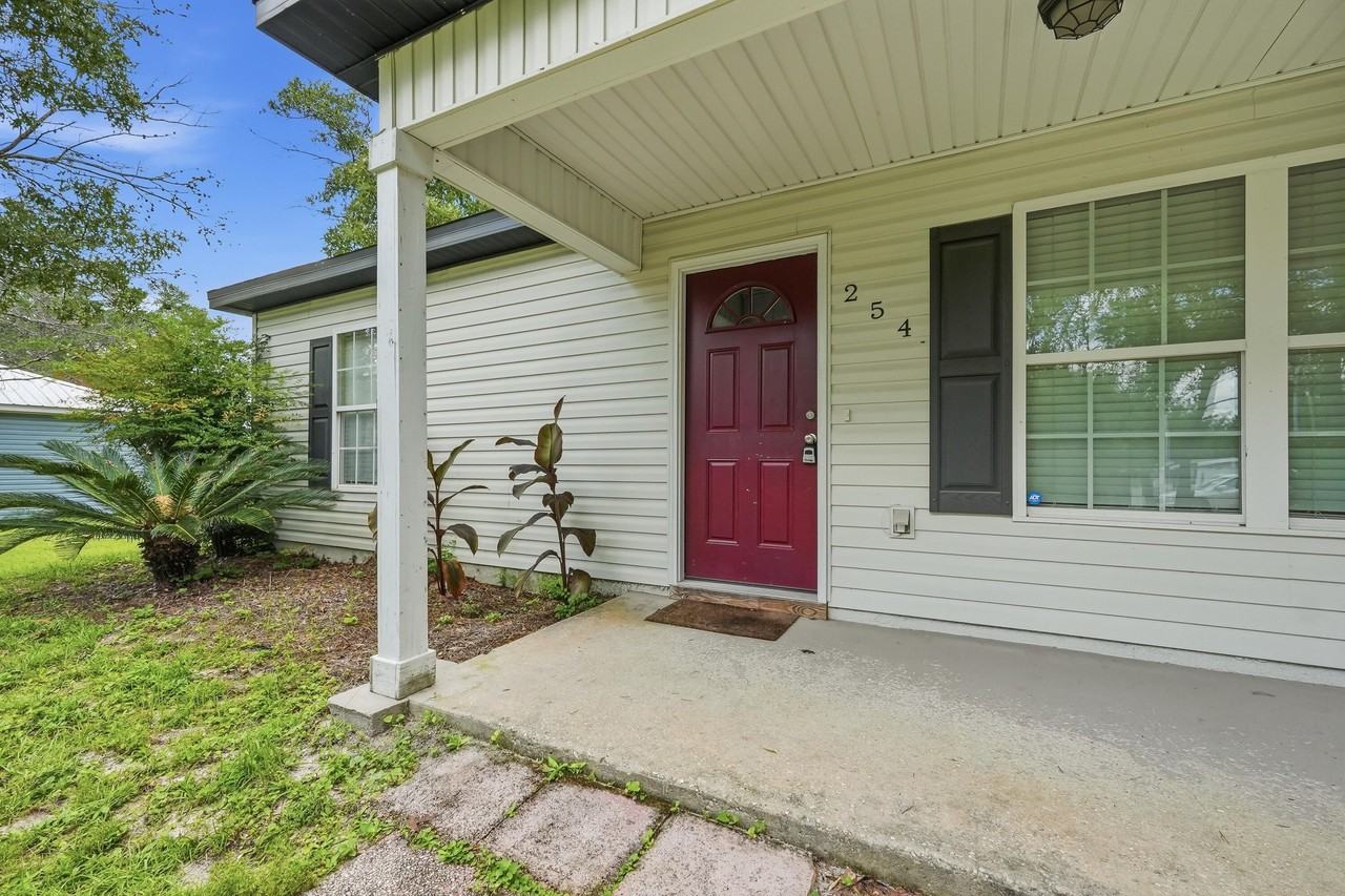 254 E Iris Ln - Photo 3 of 41