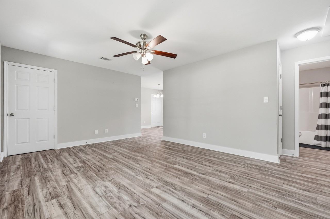 254 E Iris Ln - Photo 7 of 41