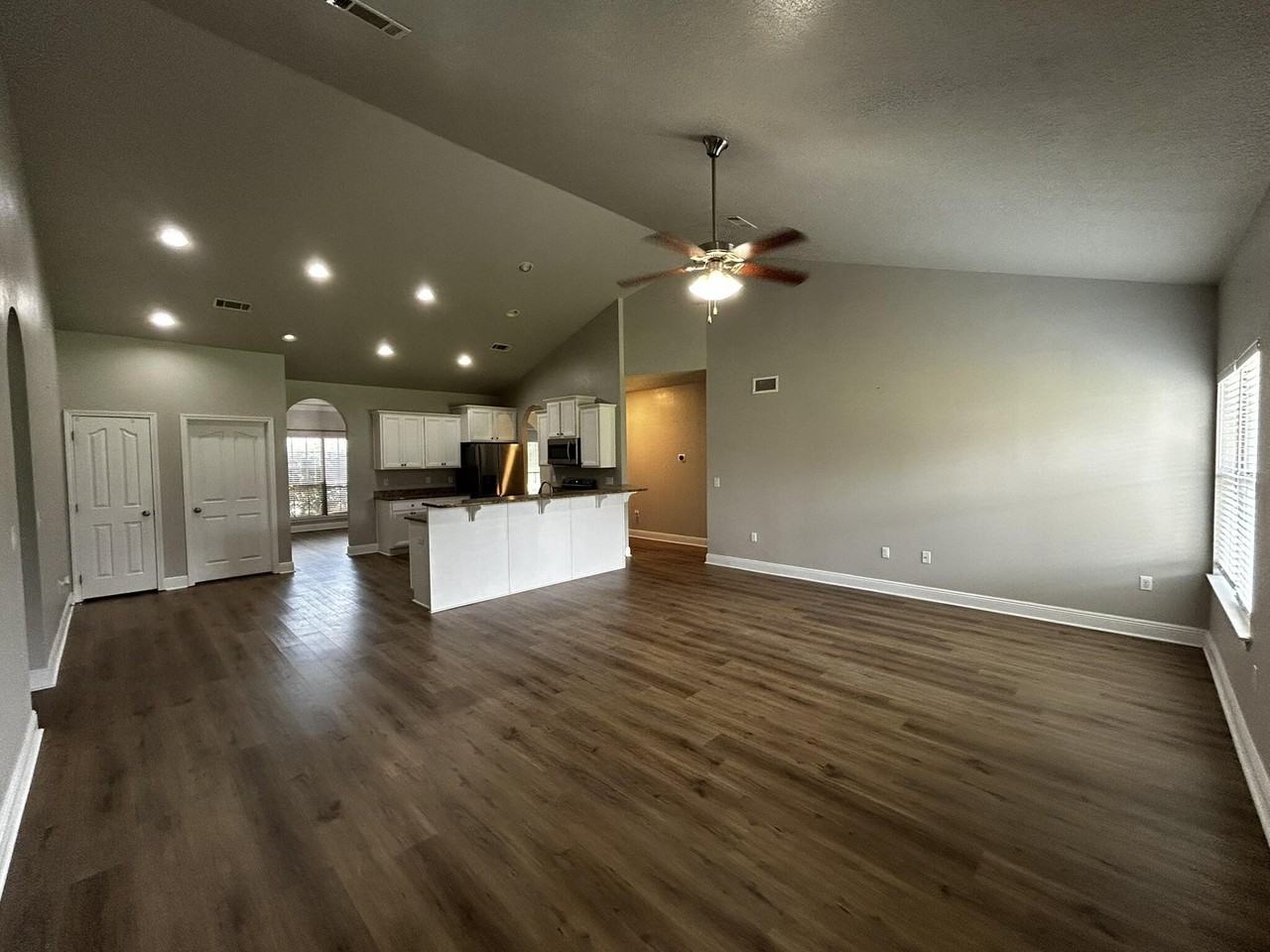 407 Pendo Pl - Photo 4 of 21