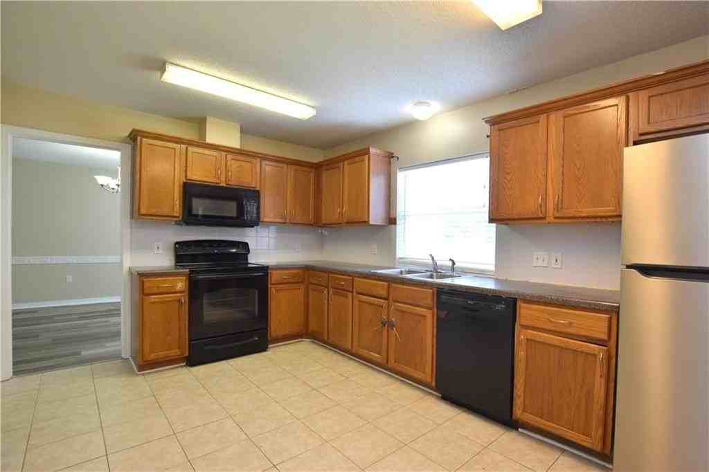 5404 Clearpoint Dr - Photo 7 of 16