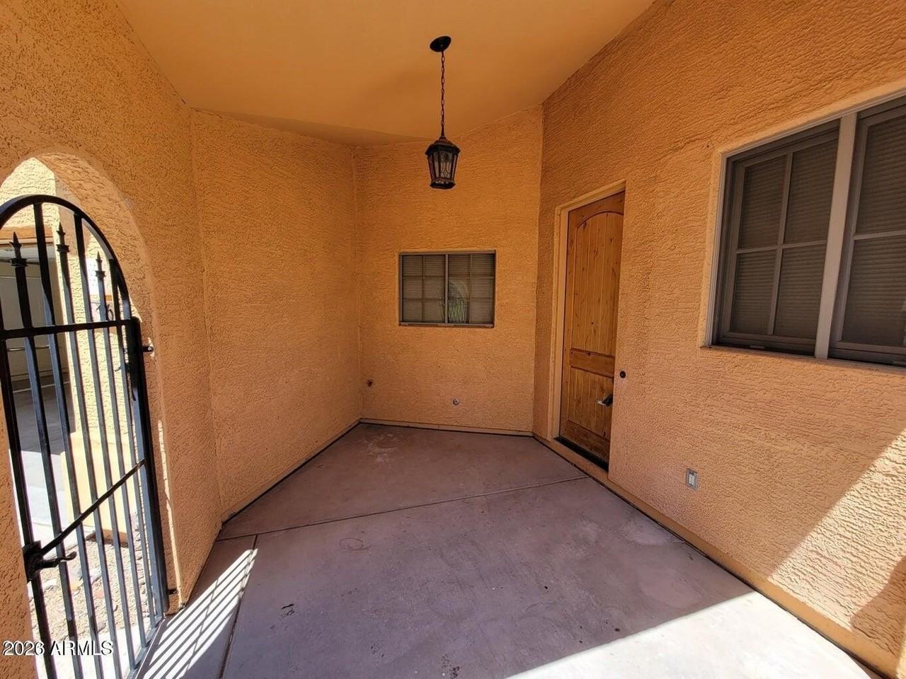 1629 E Grandview Rd - Photo 3 of 35