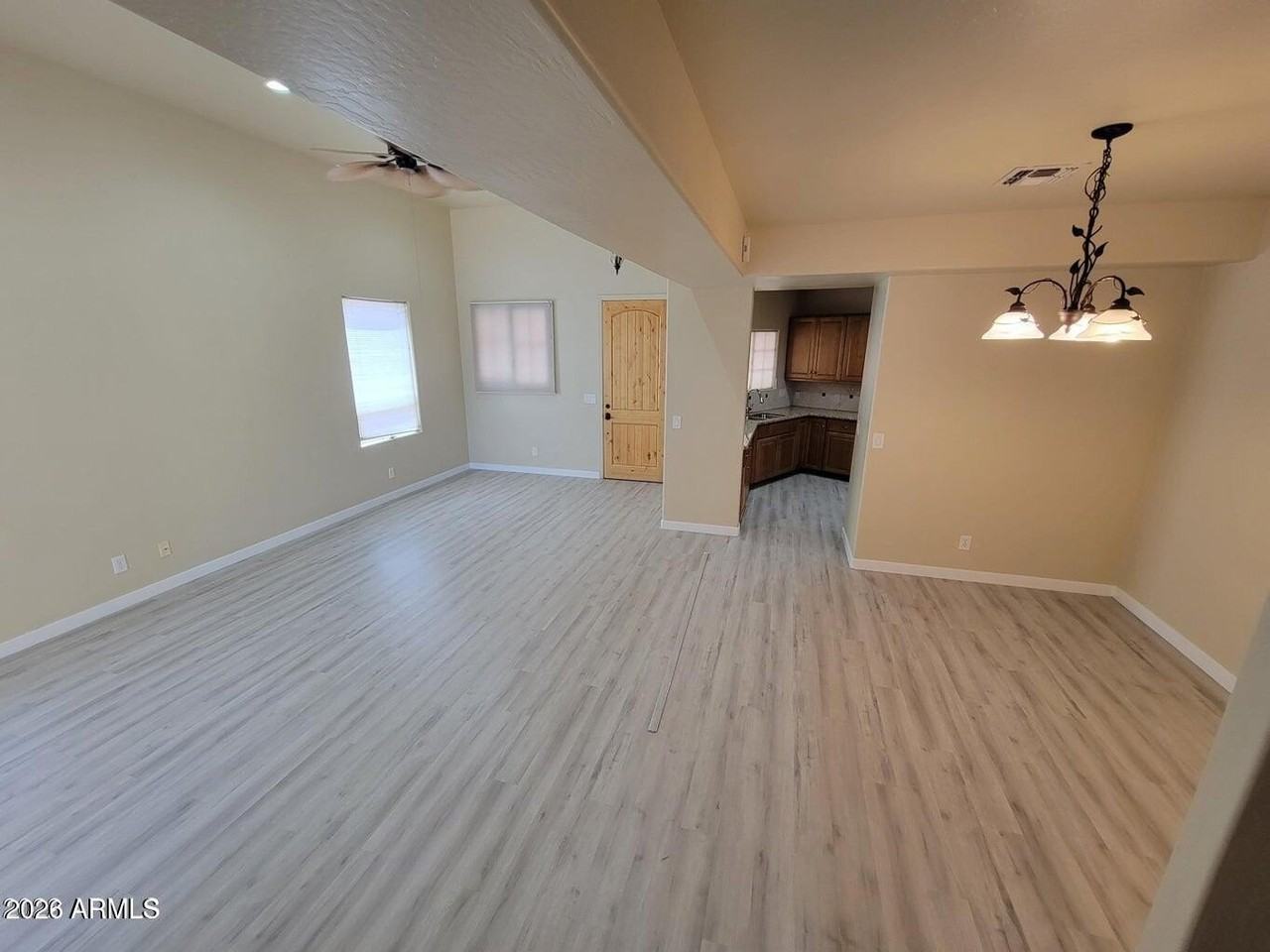 1629 E Grandview Rd - Photo 6 of 35