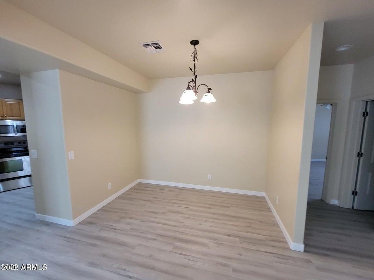 1629 E Grandview Rd - Photo 7 of 35