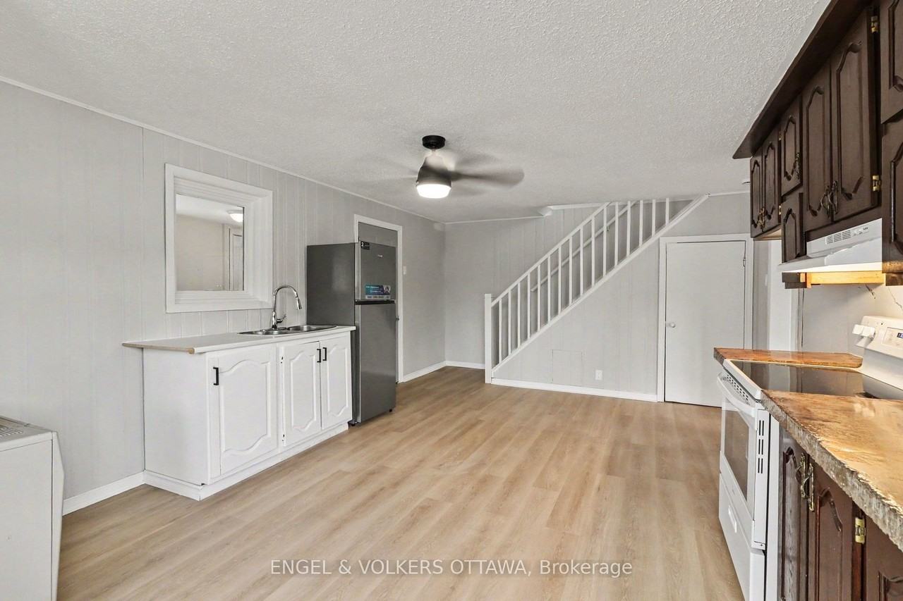 728 Laval St - Photo 2 of 18