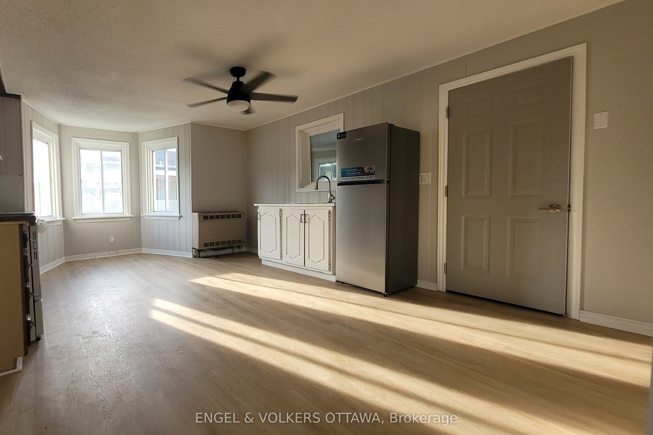 728 Laval St - Photo 4 of 18