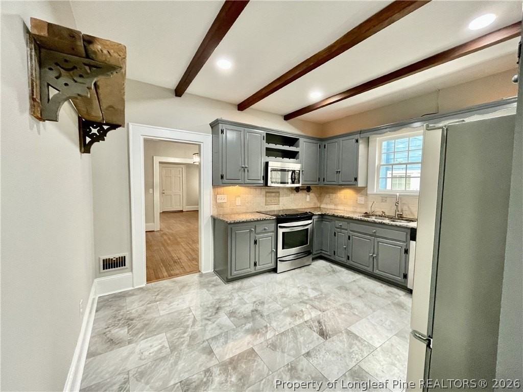 1312 Summitt Ave - Photo 5 of 37