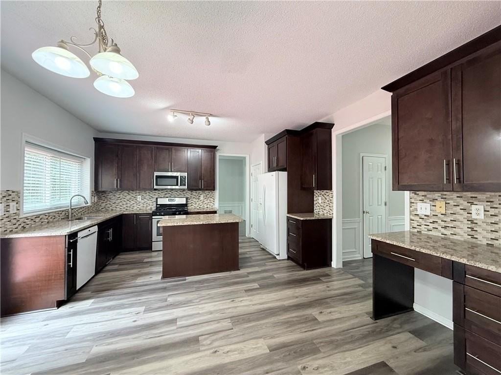 175 Sessingham Ln - Photo 7 of 23