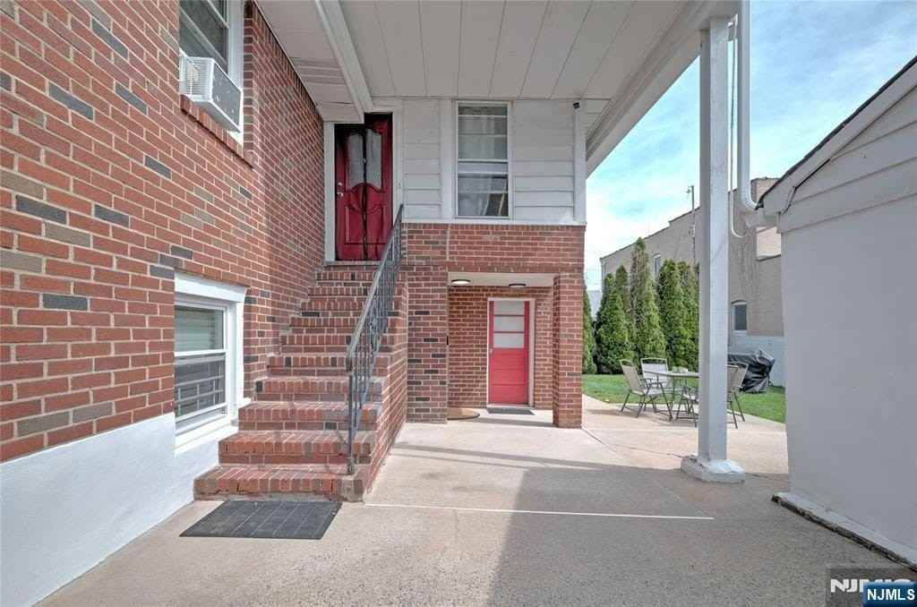 20 Corabelle Ave #1 - Photo 3 of 15