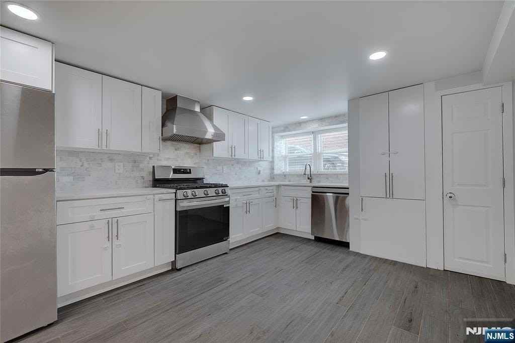 20 Corabelle Ave #1 - Photo 7 of 15