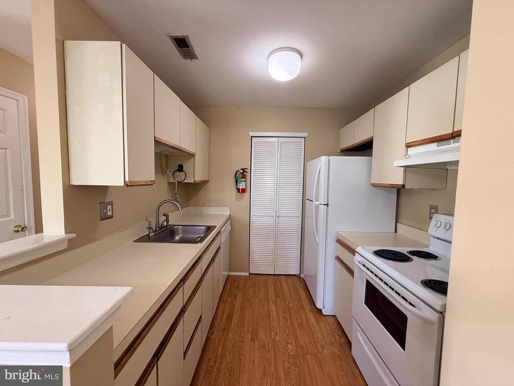 1403 Britton Pl - Photo 5 of 10