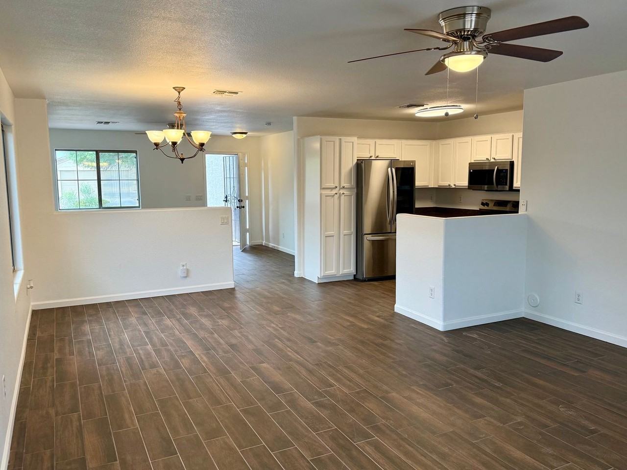 17517 W Ventura St - Photo 4 of 14