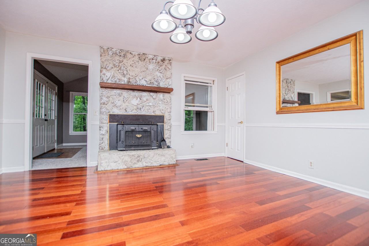 1499 Stonington Ct - Photo 4 of 50